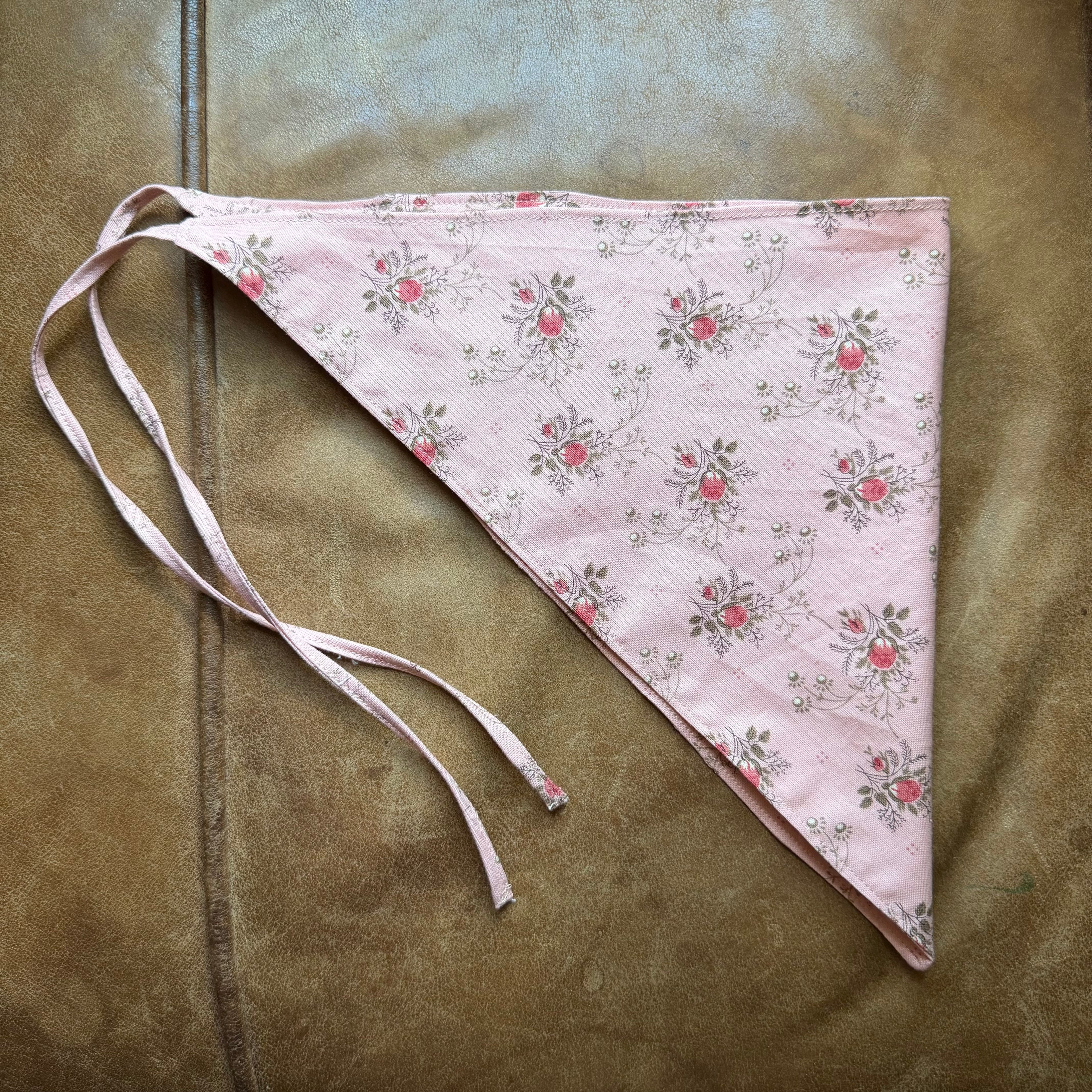 Rosebud Adult Bandana