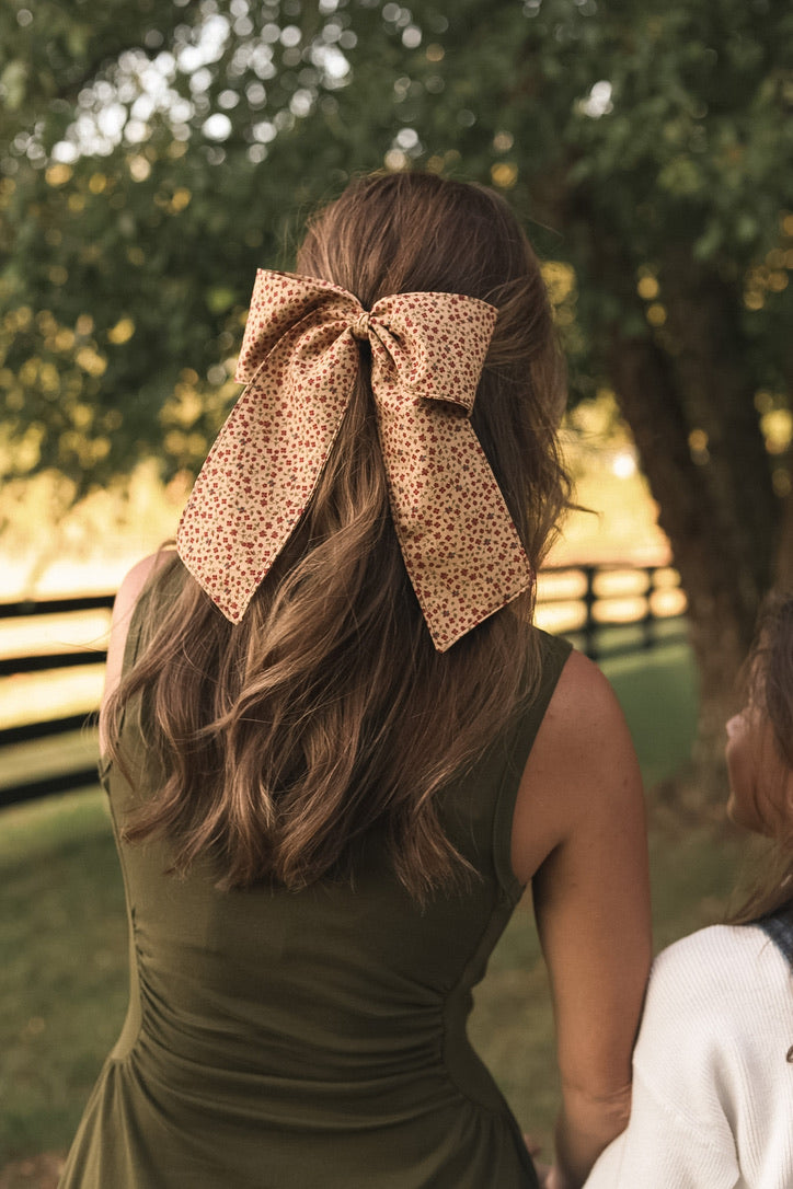 Cranberry Posy Cuff & Collar Set