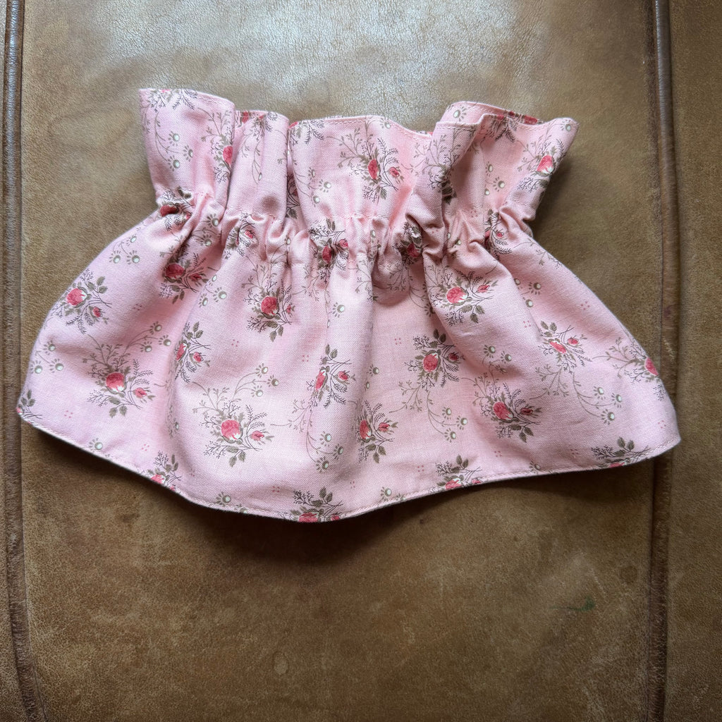 Rosebud cuff and collar set