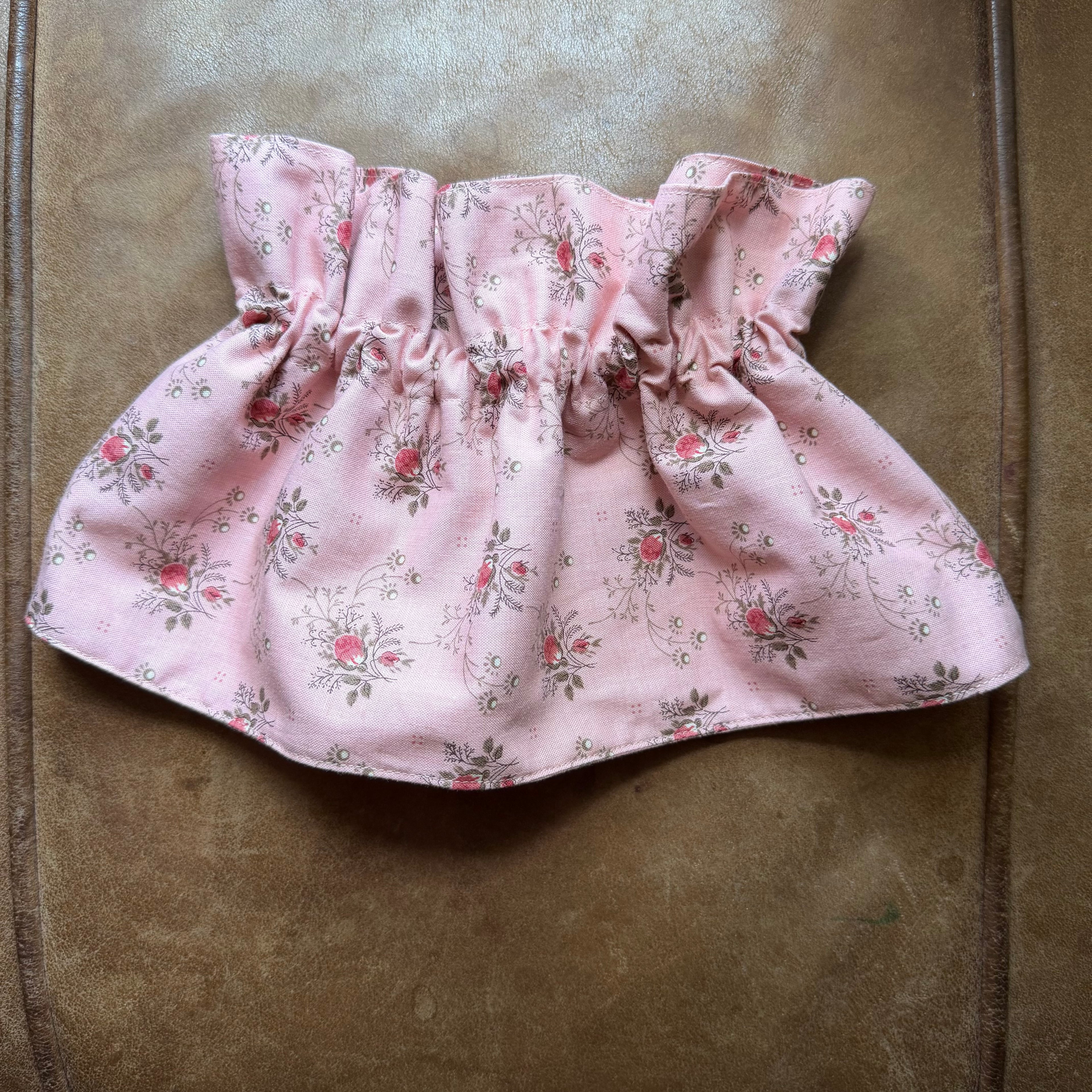 Rosebud collar