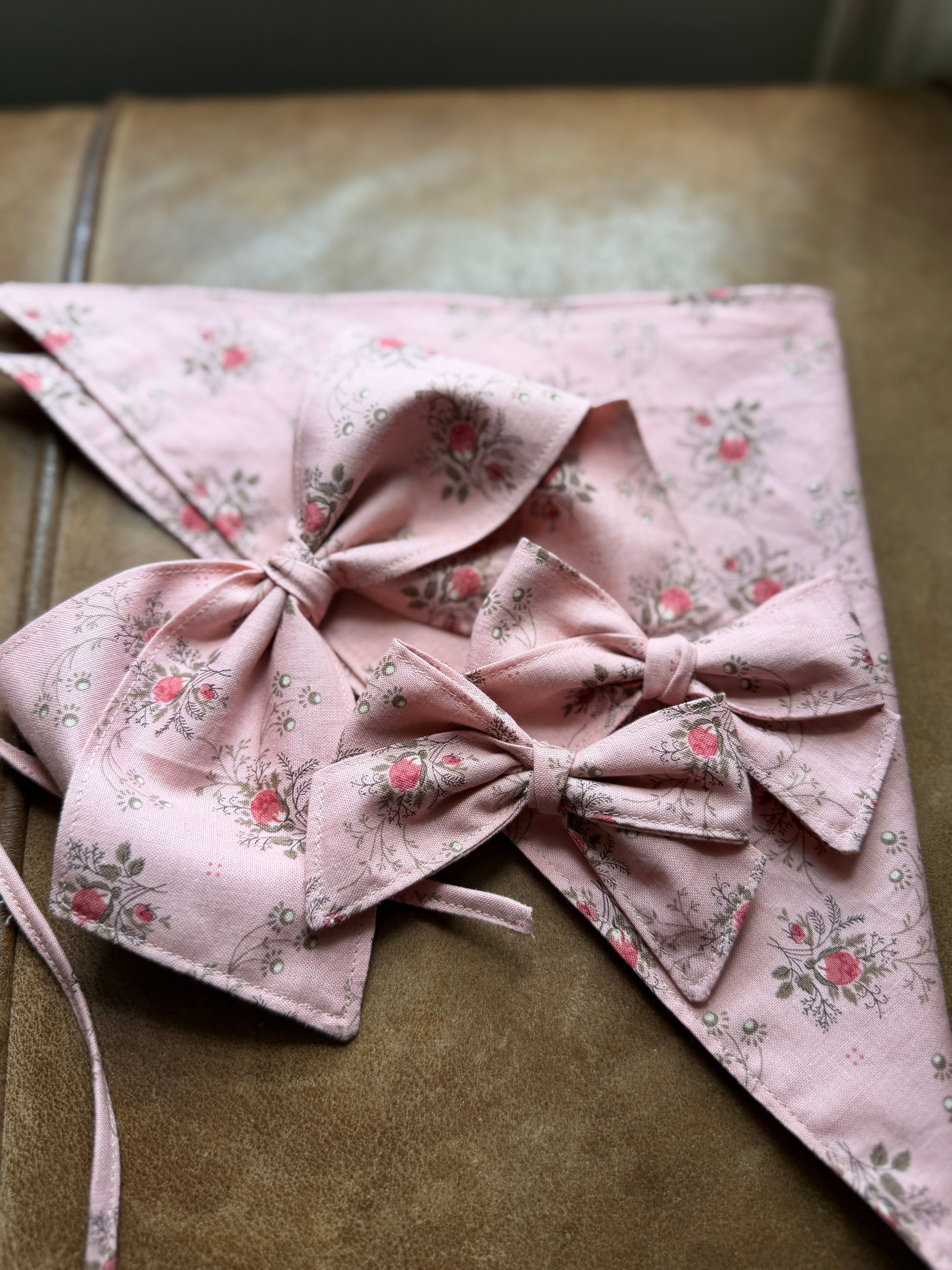Rosebud Adult Bandana