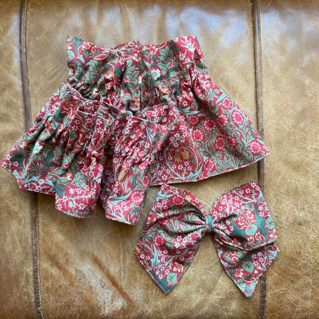 Limited Edition Mistletoe Meadow Collar