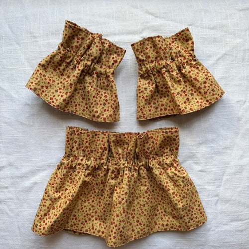 Cranberry Posy Collar