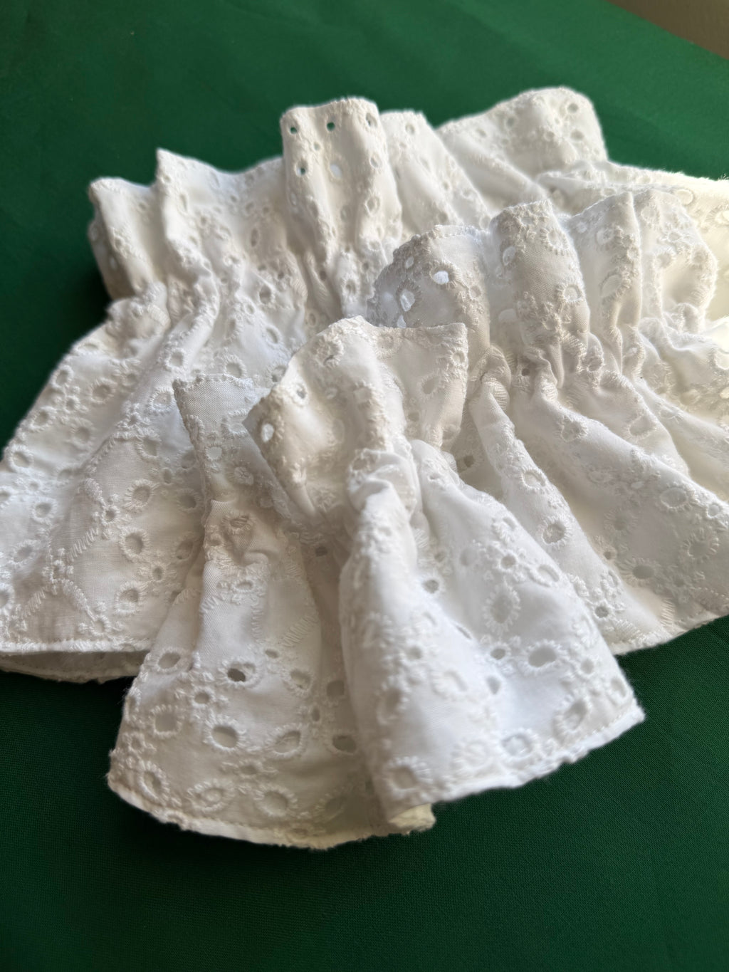 White Eyelet Cuff & Collar Set