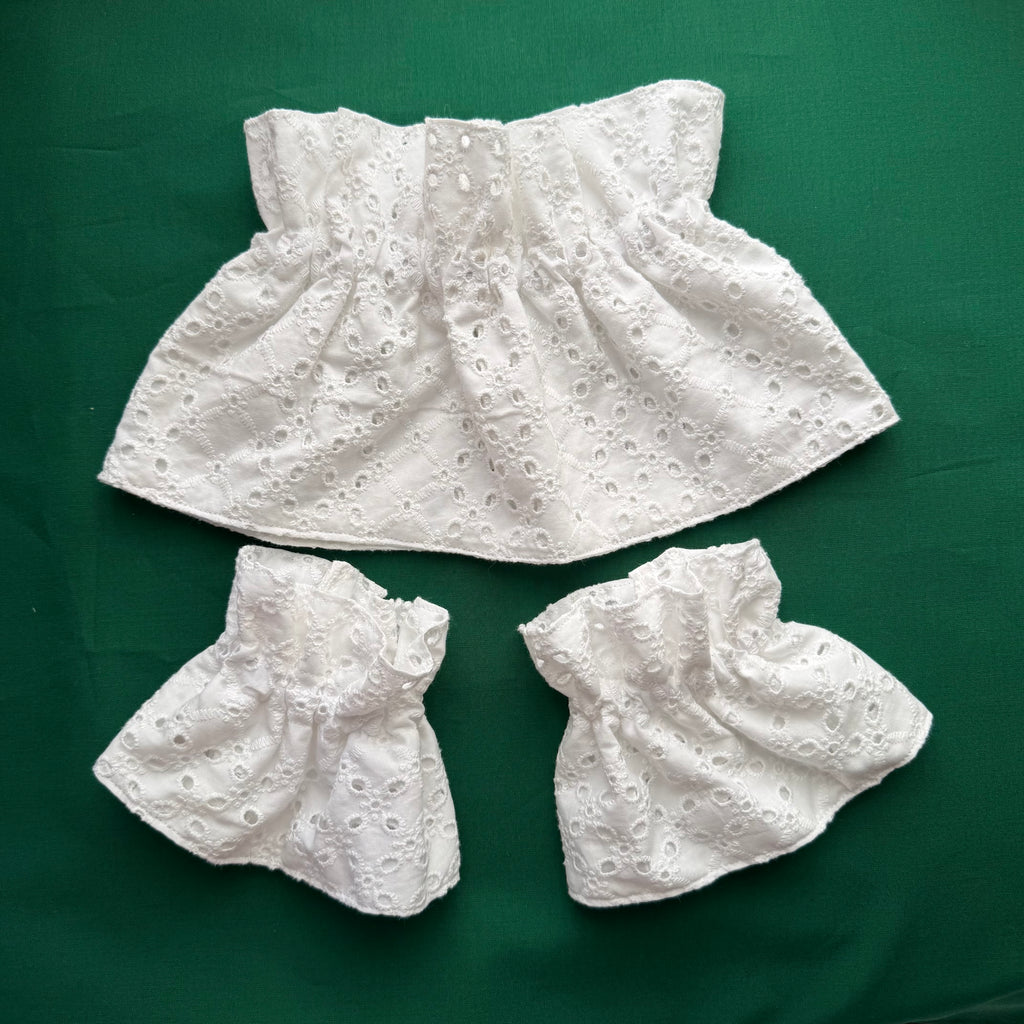 White Eyelet Cuff & Collar Set
