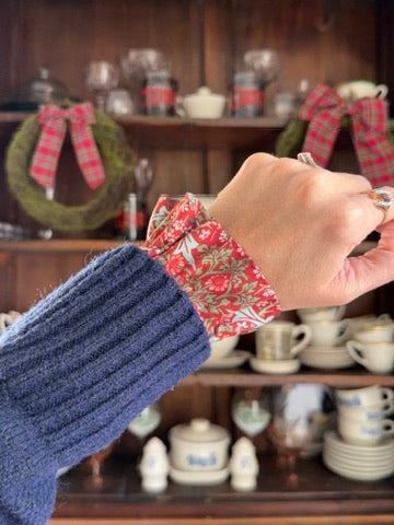 Limited Edition Mistletoe Meadow Cuff & Collar Set