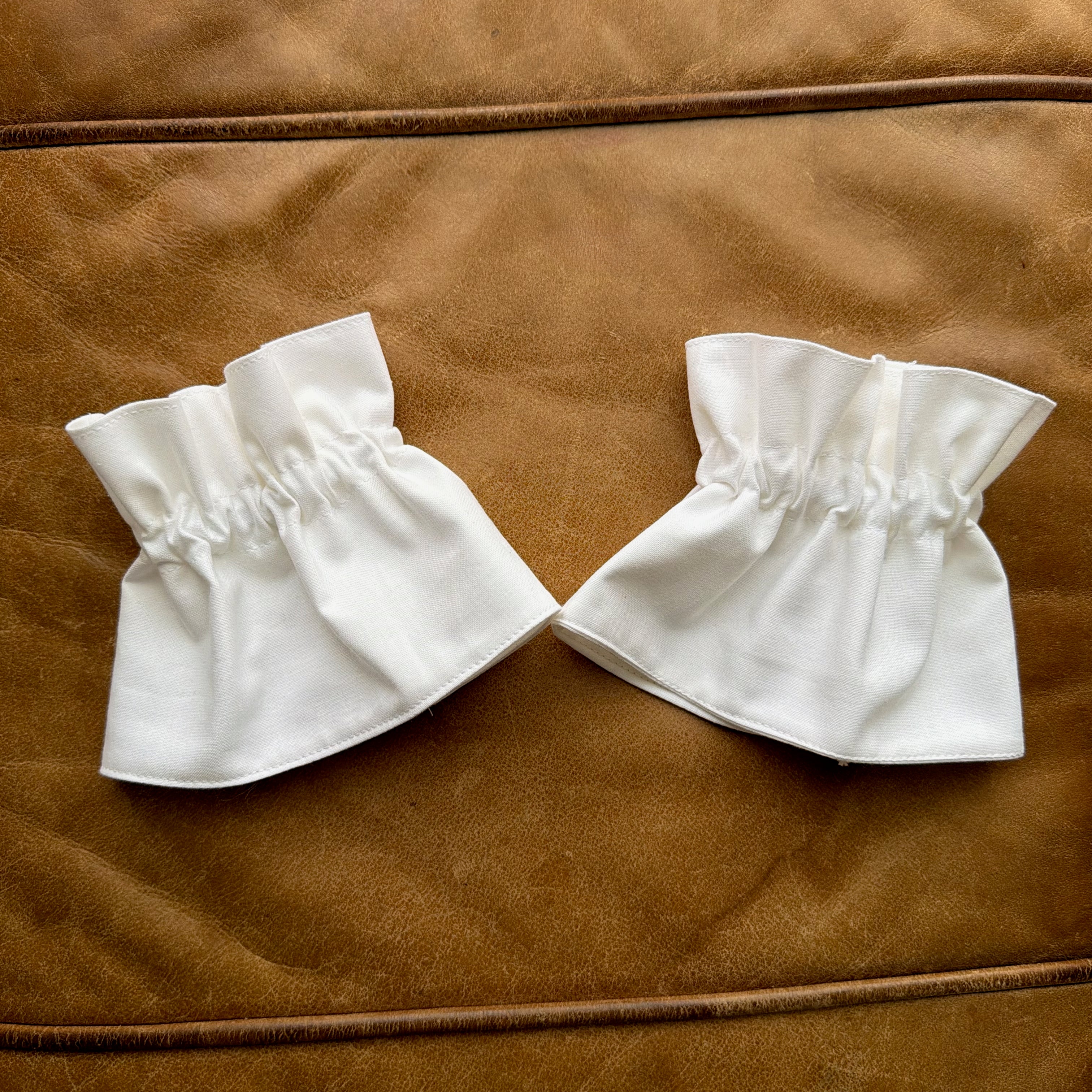 Classic White Ruffle Cuff & Collar Set