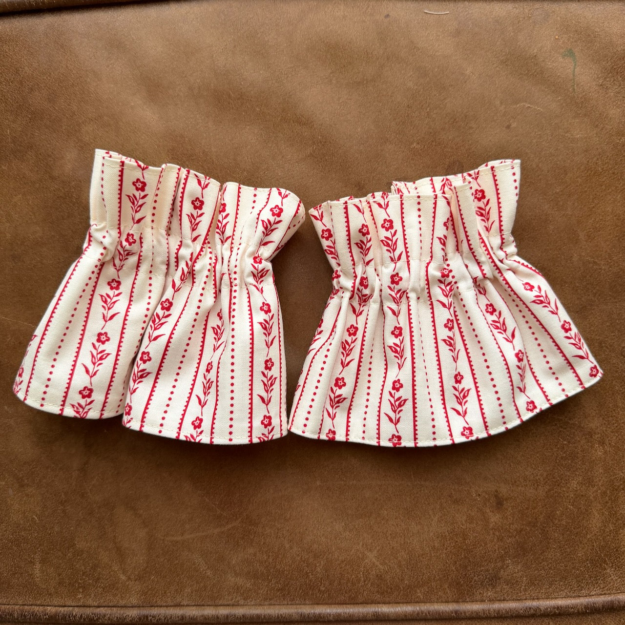 Heirloom Redwork - Ruffle Cuffs