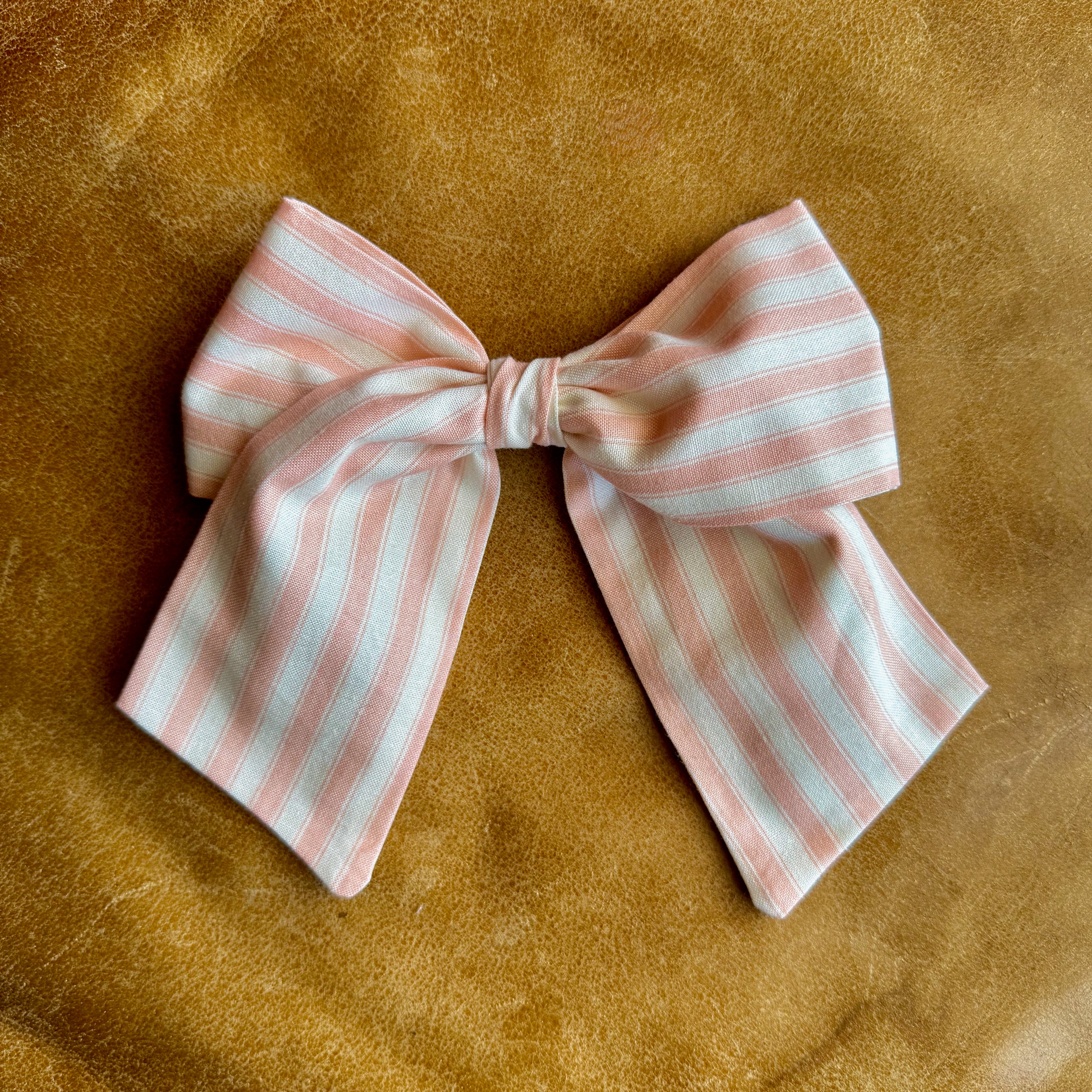 Pink Shell Cottage Bow, Small