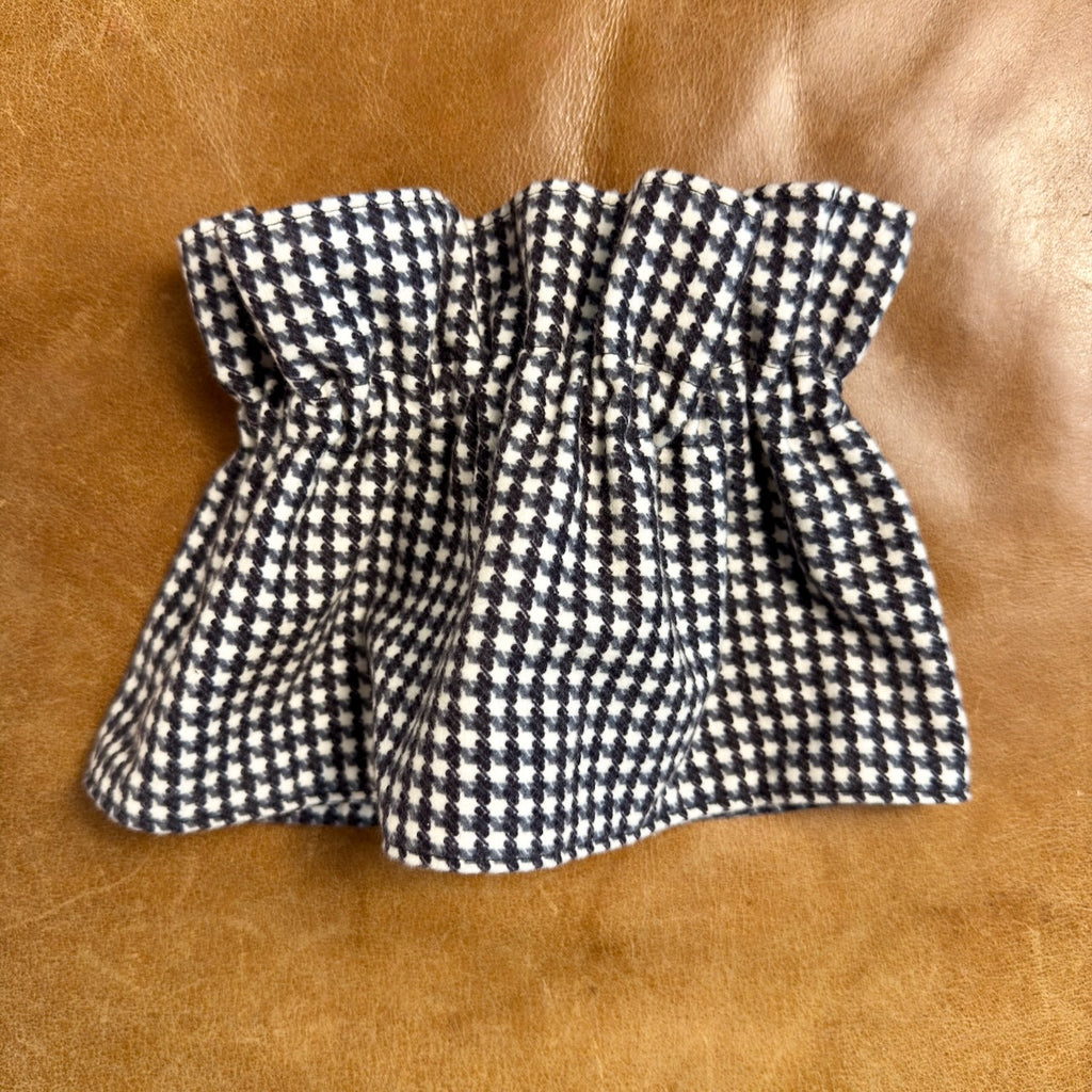 Houndstooth Flannel Ruffle Cuff & Collar Set