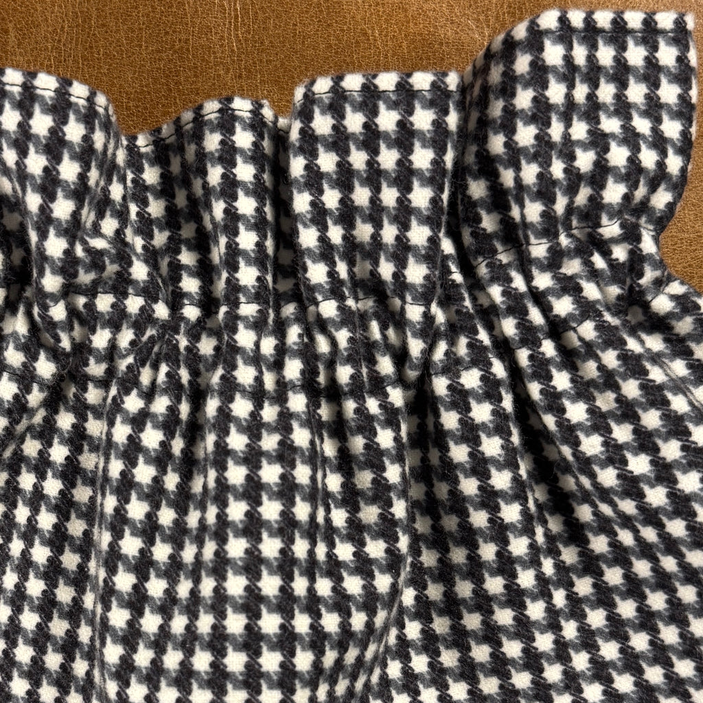 Houndstooth Flannel Ruffle Cuff & Collar Set