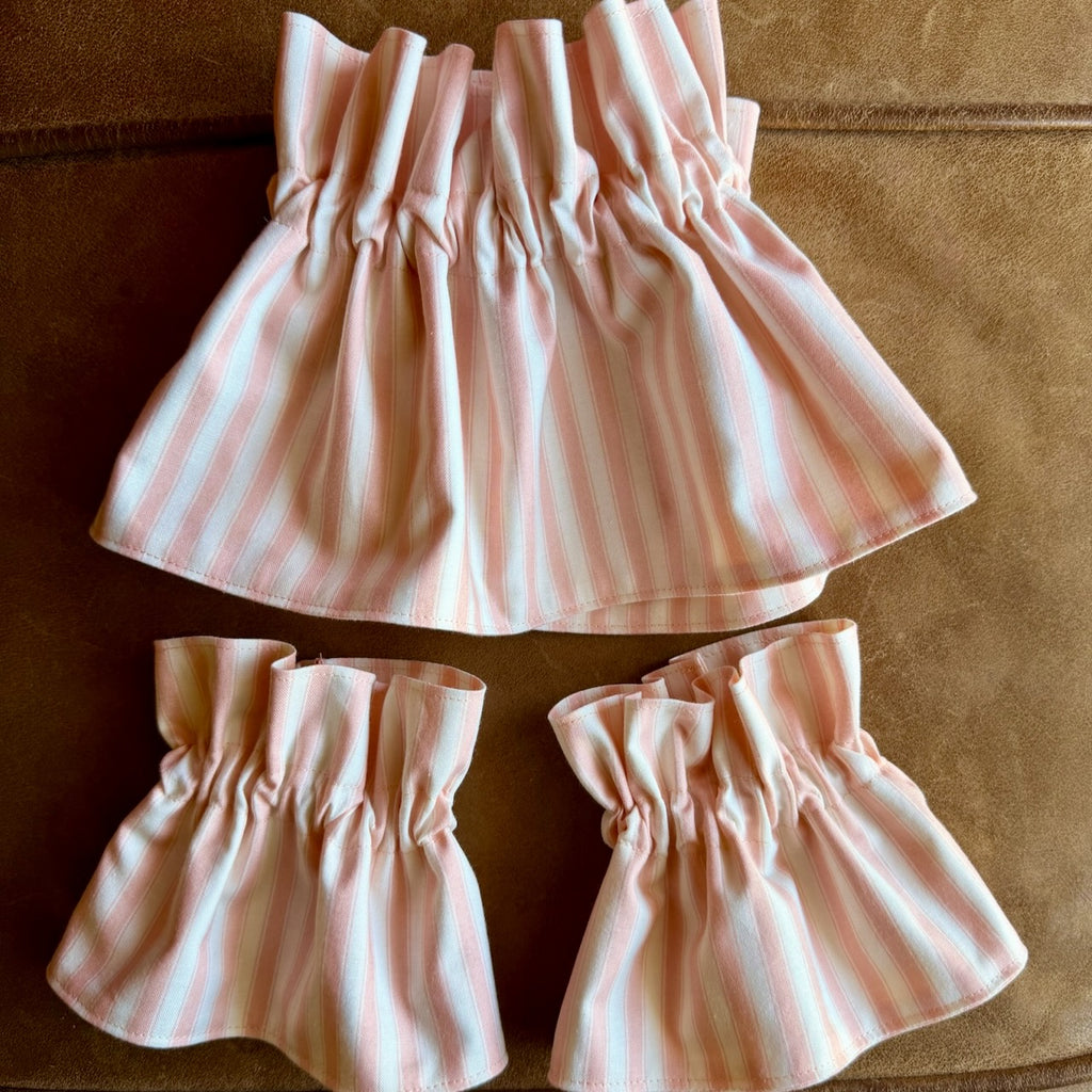 Pink Shell Cottage – Ruffle Cuff & Collar Set